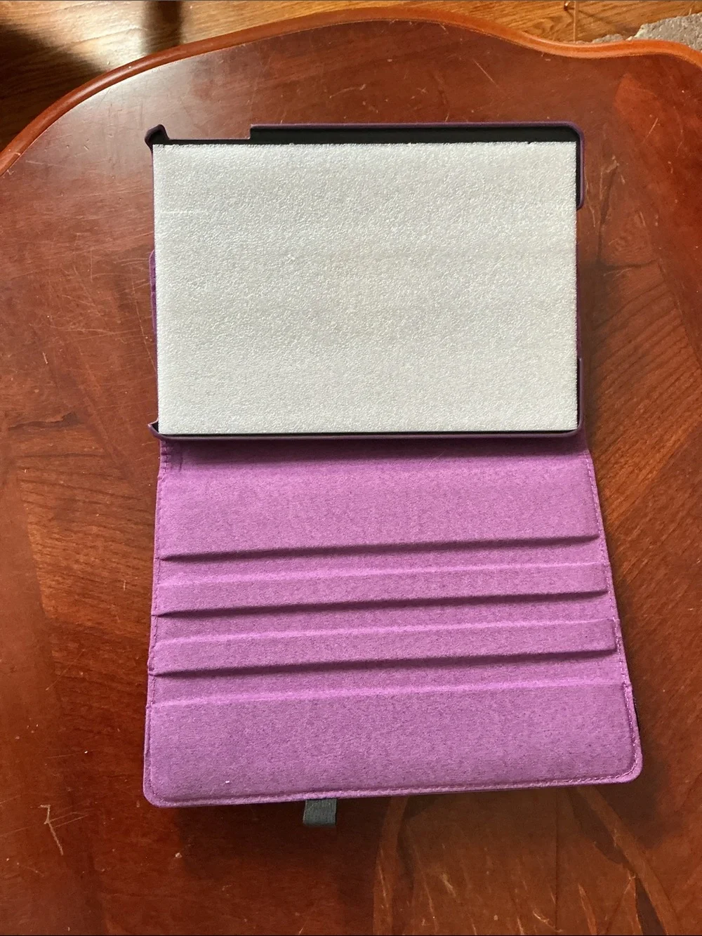 NEW Apple 6th Generation Wifi 32 GB Gray iPad and New Case